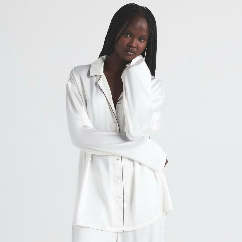 SKIMS Silk Long Sleep Ivory pajama top size mediym